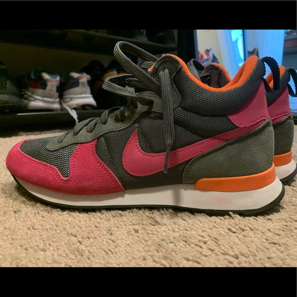 internationalist mid